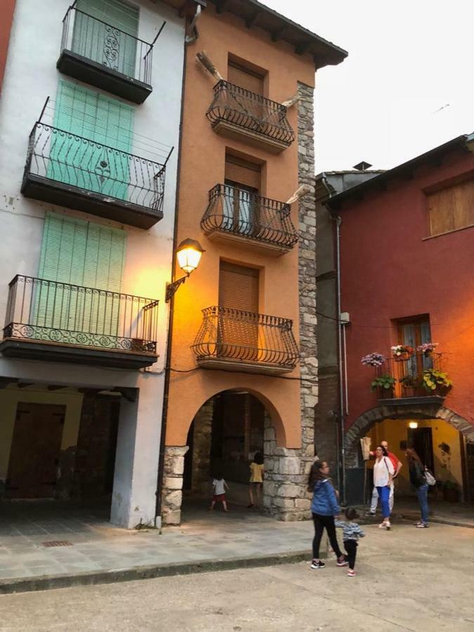 Apartamento Con Encanto El Pont de Suert Εξωτερικό φωτογραφία